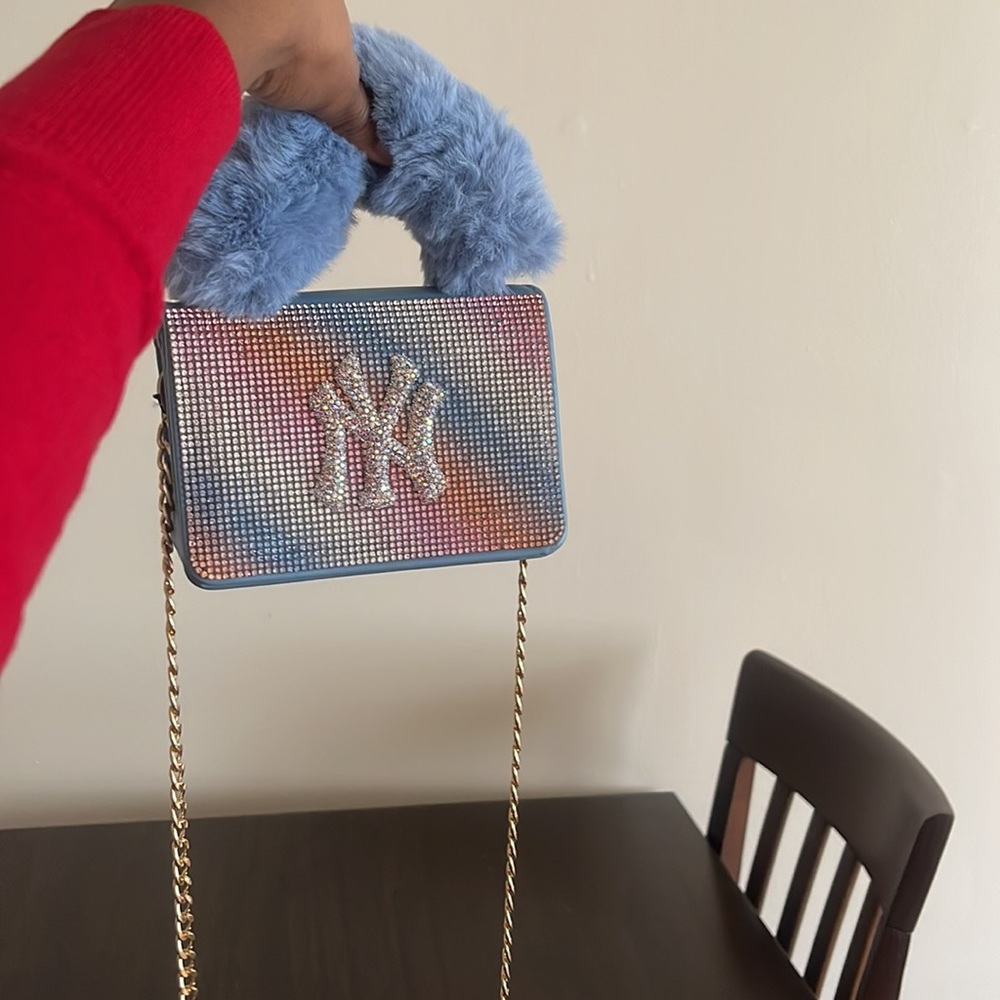 NY Small Handbag - Picture 3 of 3
